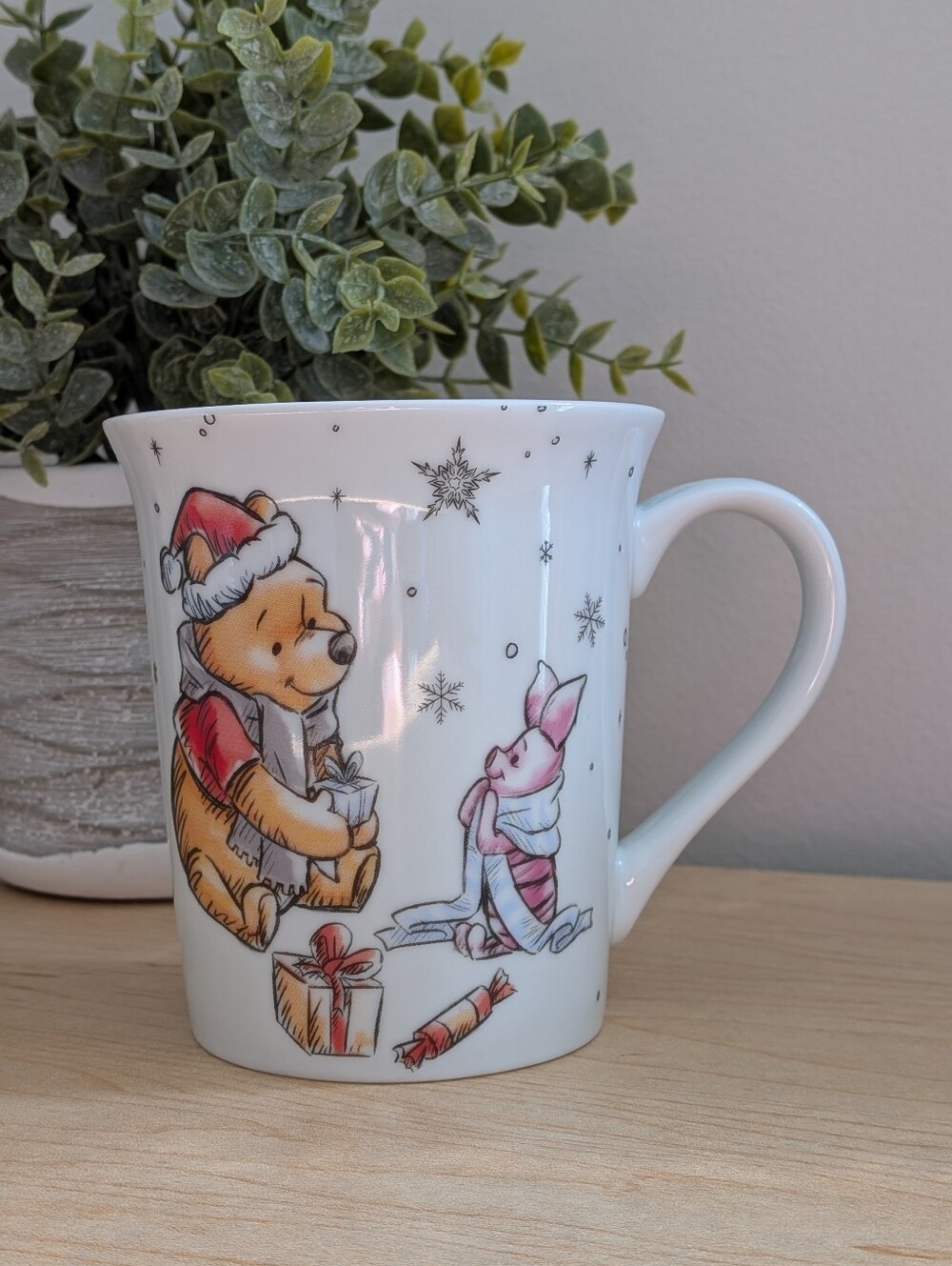 Disney Winnie the Pooh Piglet Christmas Snowflakes Coffee Mug Cup Like‎ New